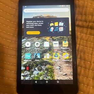 Amazon Fire HD 8 Tablet (7th generation) w Charger